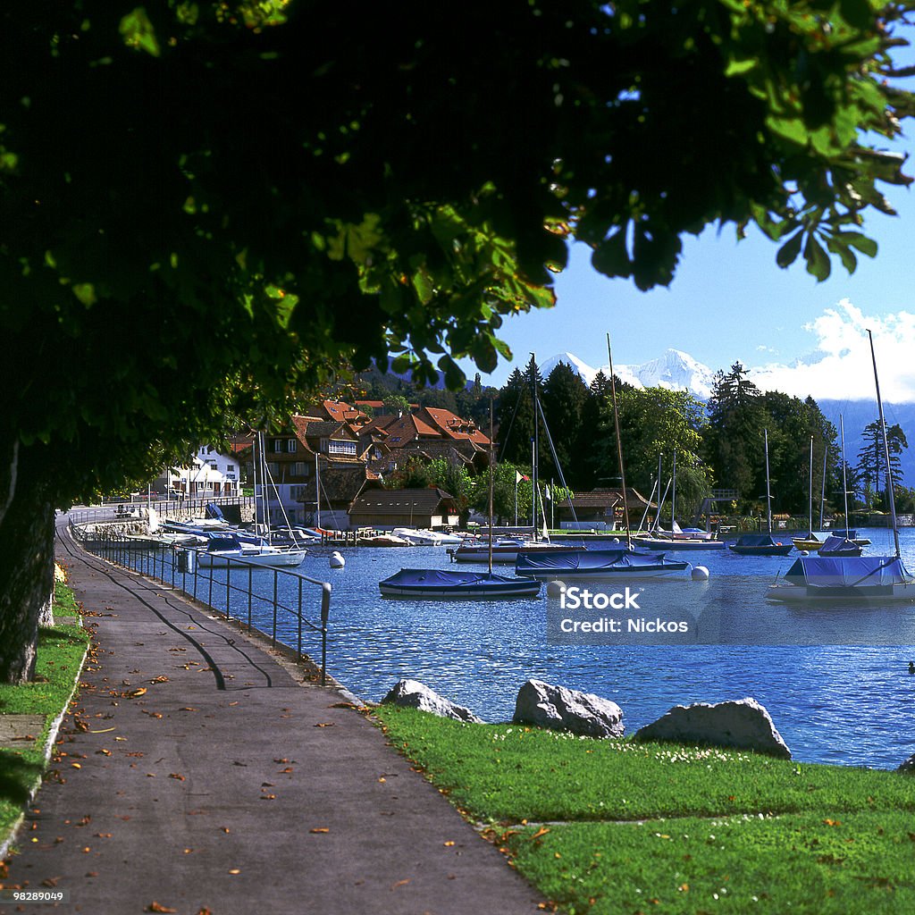 Hünegg. Lac Thun. La Suisse - Photo de Carré - Composition libre de droits