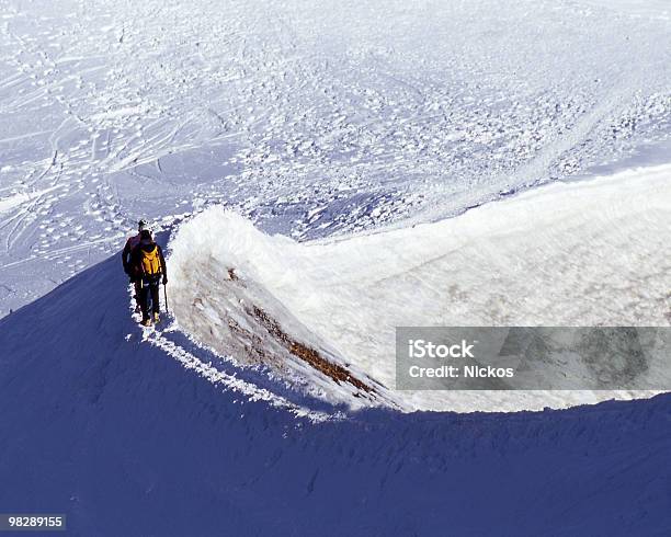 Kletterer Und Skifahrer In Der Nähe Von Mont Blanc Frankreich Stockfoto und mehr Bilder von Alpen