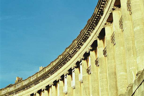 istock Royal Crescent in Bath, Avon, England 98289357