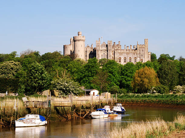 el castillo arundel. west sussex. inglaterra - sussex fotografías e imágenes de stock