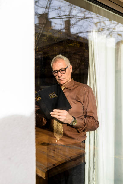 istock Reading the Words of God 982895724