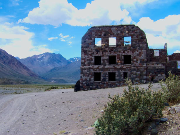 ruinas hotel el sosneado, el sosneado, mendoza, argentina - travel nature rural scene outdoors photos et images de collection