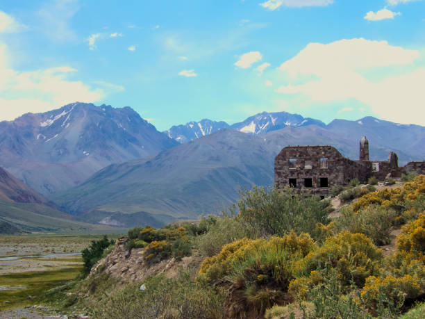 ruinas hotel el sosneado, el sosneado, mendoza, argentina - travel nature rural scene outdoors photos et images de collection