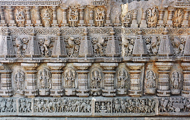 skulptur im keshava-tempel - india statue carving history stock-fotos und bilder