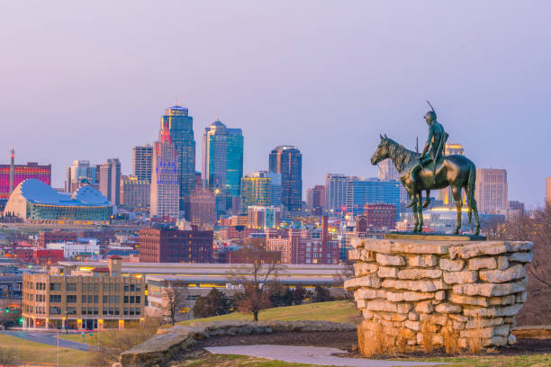 istock The Scout overlooking downtown Kansas City 982988062