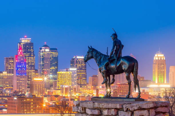 istock The Scout overlooking downtown Kansas City 982988144