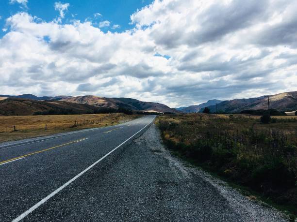 The road less traveled Summer trip, south New Zealand traveled stock pictures, royalty-free photos & images