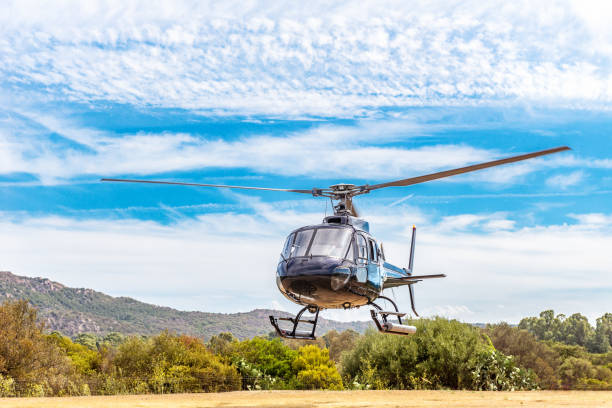 코르시카에 헬기 & 여행 투어 - airfield air vehicle helicopter commercial airplane 뉴스 사진 이미지