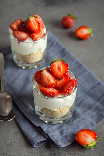 istock Strawberry trifle mini dessert 983331698