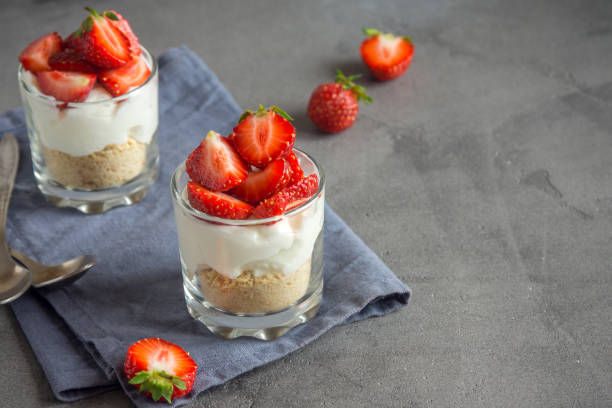 istock Strawberry trifle mini dessert 983331702