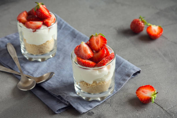 istock Strawberry trifle mini dessert 983331720