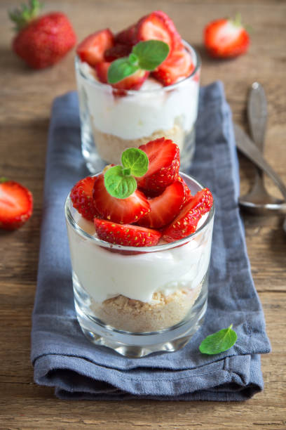 istock Strawberry trifle mini dessert 983331722