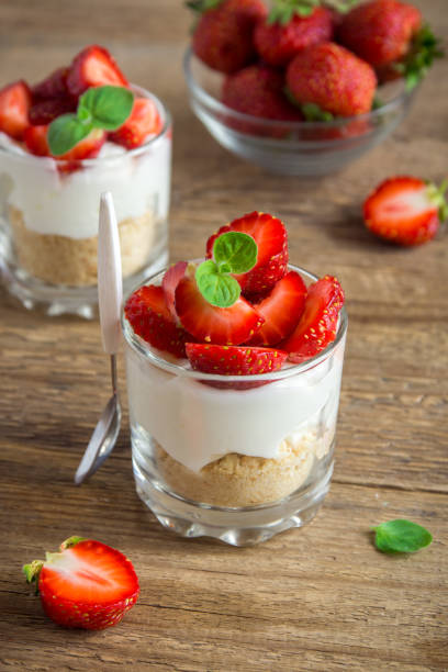 istock Strawberry trifle mini dessert 983331734