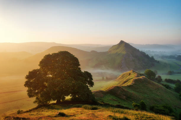 istock Sunrise over Parkhouse Hill seen from Chrome Hill in Peak District UK 983503214