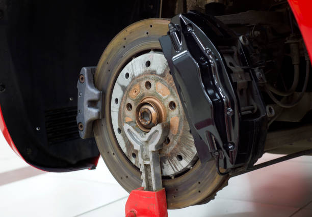 istock Close-up of a car disc brake 983512300