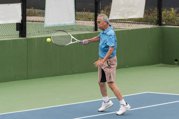 좋은 자리에 문의 - tennis asian ethnicity male forehand 뉴스 사진 이미지