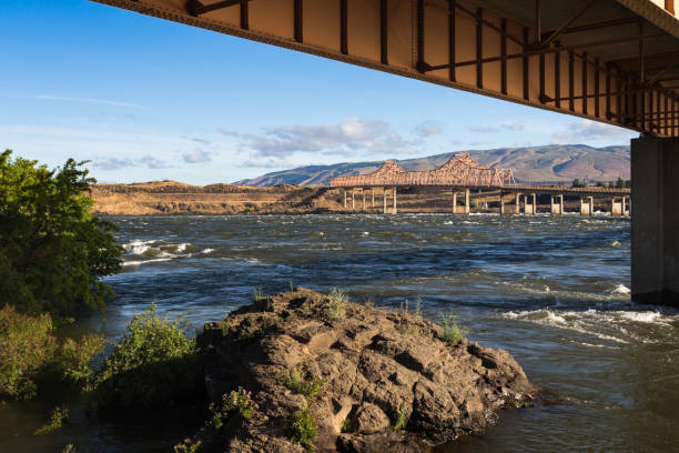 istock Columbia river bridge in the Dalles, Oregon 983641516