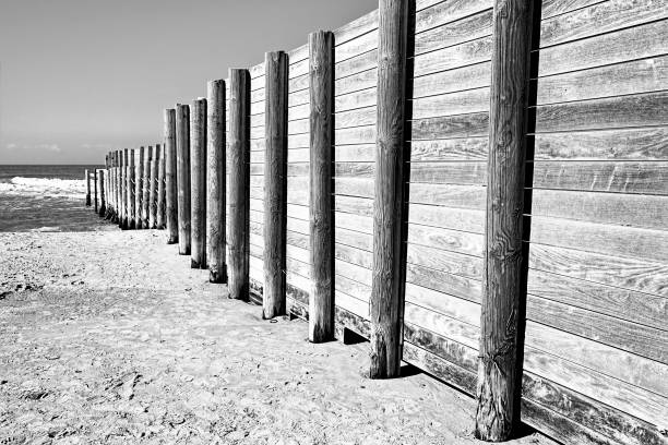 istock The Wall Separating Religious Part of the Beach 983711916