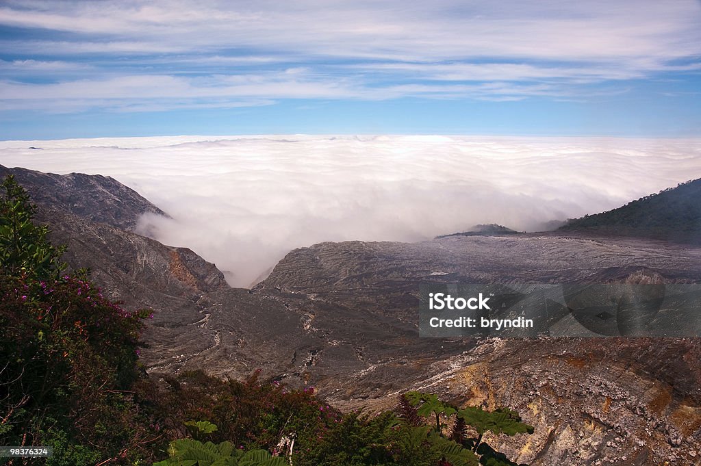 Montanha Paisagem com nuvens - Royalty-free Acima Foto de stock
