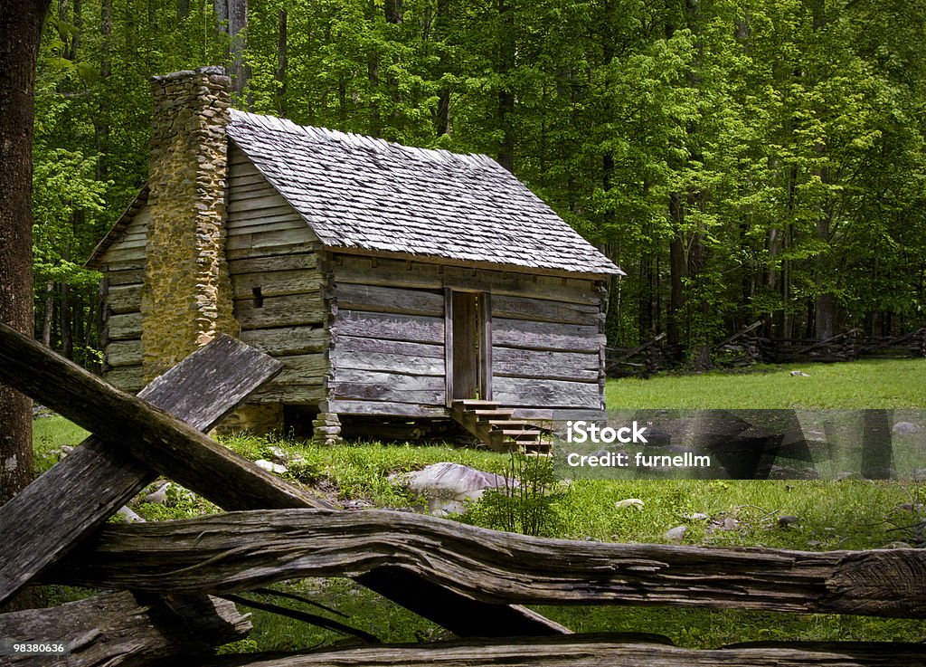 Cabine no the Smokies - Foto de stock de Cabana de Madeira royalty-free