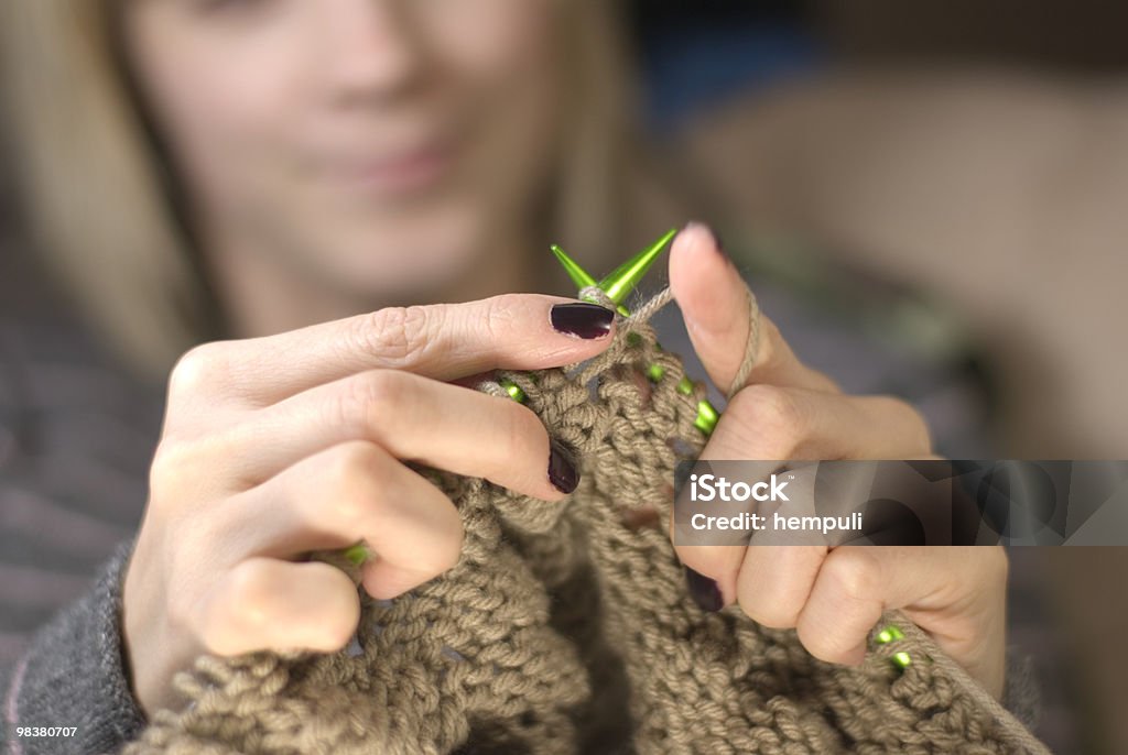 Jovem mulher costura - Foto de stock de Adulto royalty-free