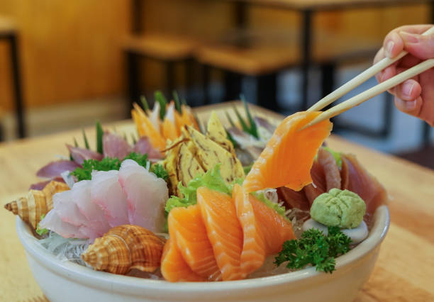 istock Mixed Sashimi set in Japanese restaurant 983882574