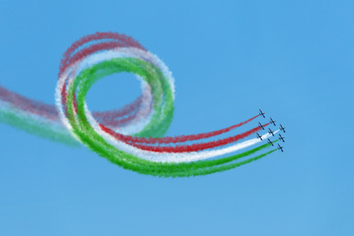 Feria aeroacrobacia equipo italiano frecce tricolore vuela lazo photo