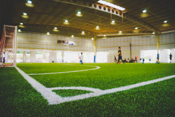 corner line di un campo di allenamento di calcio indoor - field sports foto e immagini stock