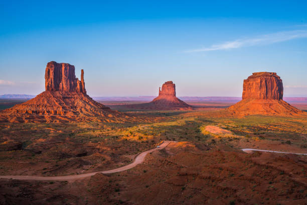 Monument valley,Navajo,Arizona,usa. 06-06-17 :  beautiful Monument valley at sunset Monument valley,Navajo,Arizona,usa. 06-06-17 :  beautiful Monument valley at sunset the mittens monument valley stock pictures, royalty-free photos & images