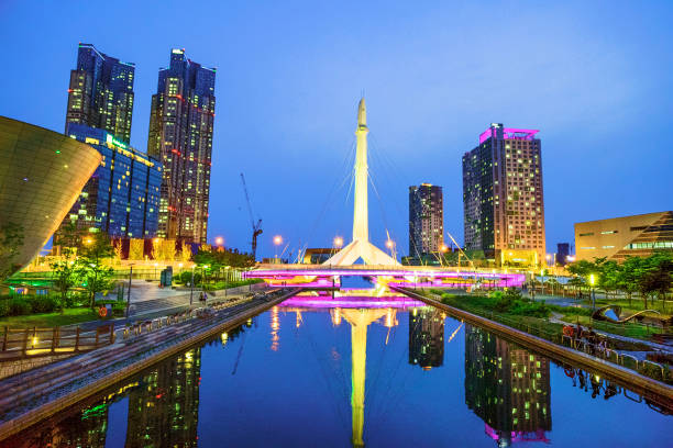 istock Night scenery of Songdo 984028818