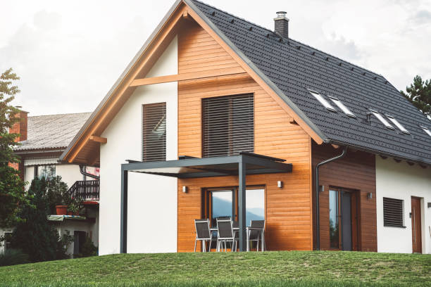istock Beautiful home in the suburbs 984042504