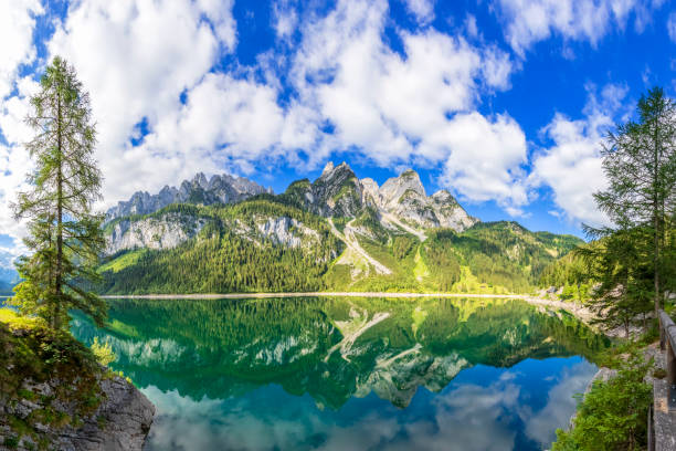 gosausee mit dachstein - alpen - austria european alps landscape lake stock-fotos und bilder