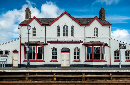 Torquay, UK. 14 December 2023. Victorian platform of Torquay Train Station