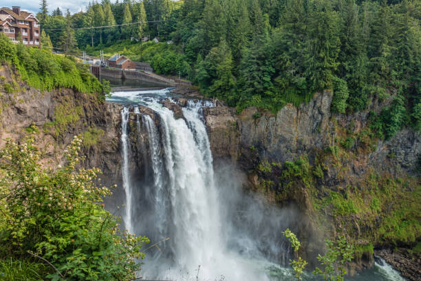 istock Magnificent Snoqualmie Falls 4 984191080
