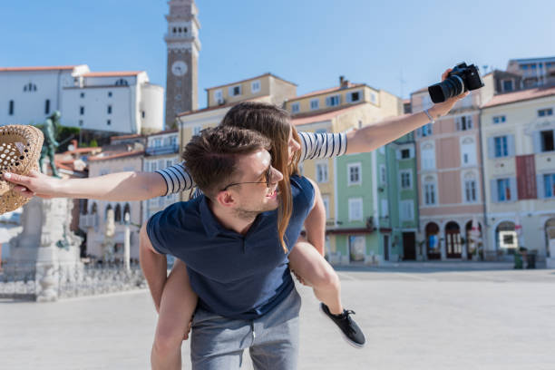 istock Tourists Taking Photo Of Themselves 984272814