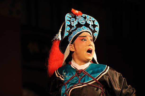 china opera actor Roared  chinese opera makeup stock pictures, royalty-free photos & images