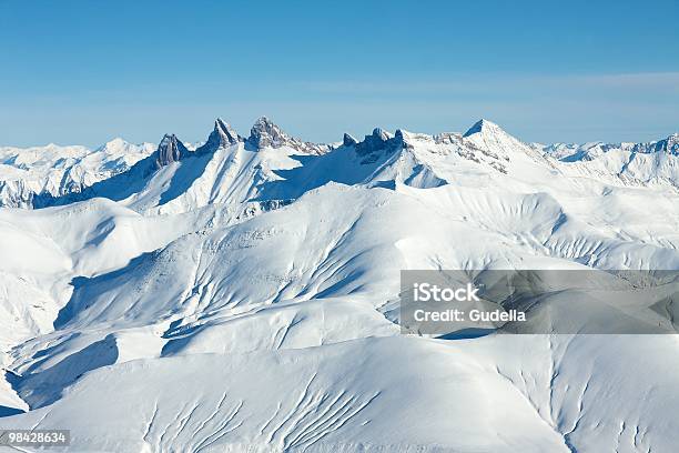 Góry - zdjęcia stockowe i więcej obrazów Alpinizm - Alpinizm, Alpy, Bez ludzi