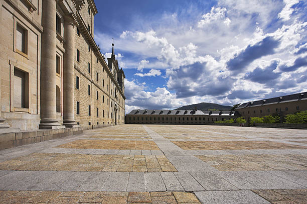 istock The area and stately royal palace 98430090
