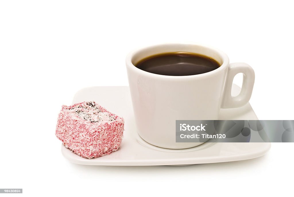 Tazza di caffè e cioccolato su un piattino - Foto stock royalty-free di Bianco