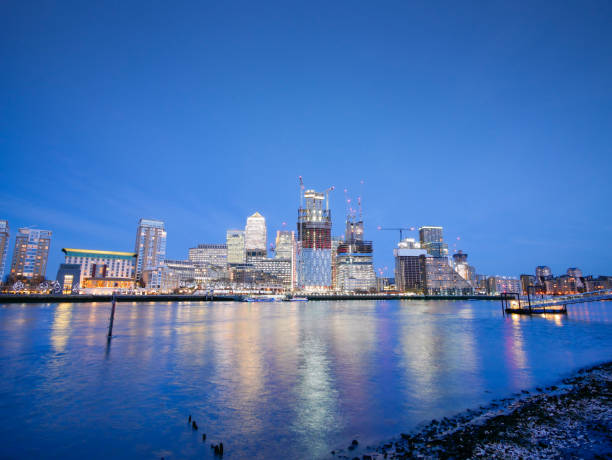 istock London office building skyscraper, working & meeting 984313750
