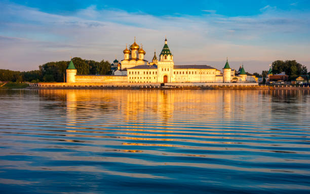 istock Holy Trinity Ipatiev Monastery at dawn, Kostroma, Russia 984358532