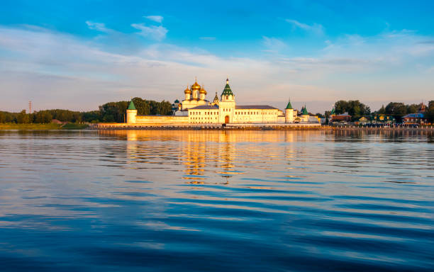 istock Holy Trinity Ipatiev Monastery at dawn, Kostroma, Russia 984364506