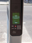closeup-von-londons-neue-kioske.jpg?b=1&s=170x170&k=20&c=OkiVf0Xrm3giBEieN95s4_-ekDR6PtUQ3Yeh1G942OU=