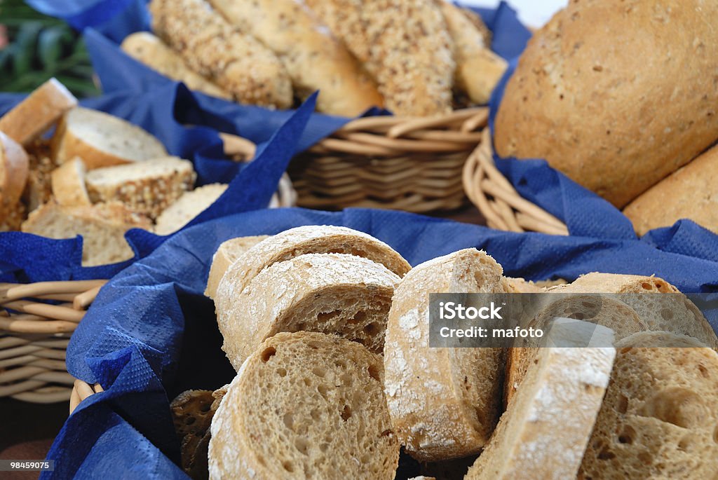 얇게 썬 신선한 식빵 테이블 - 로열티 프리 0명 스톡 사진