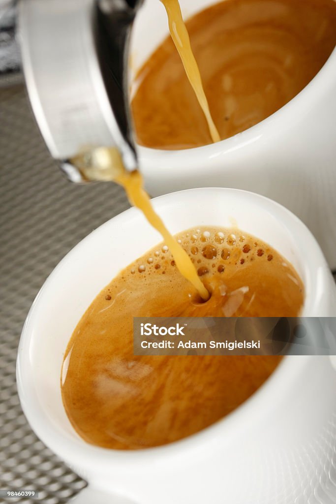 espresso toma con crema - Foto de stock de Café - Bebida libre de derechos