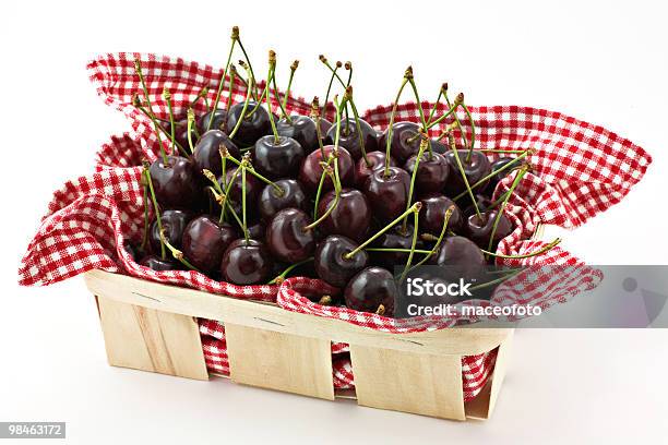 Cerejas Cesto - Fotografias de stock e mais imagens de Cereja - Cereja, Alimentação Saudável, Apanha