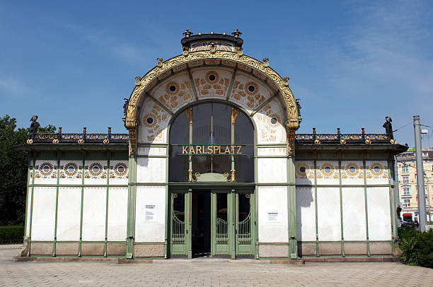 istock Karlsplatz Stadtbahn Station 98464188