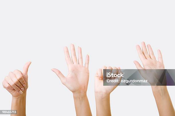 Серия Руки Человека — стоковые фотографии и другие картинки Жест Класс - Жест Класс, Кулак, 20-29 лет