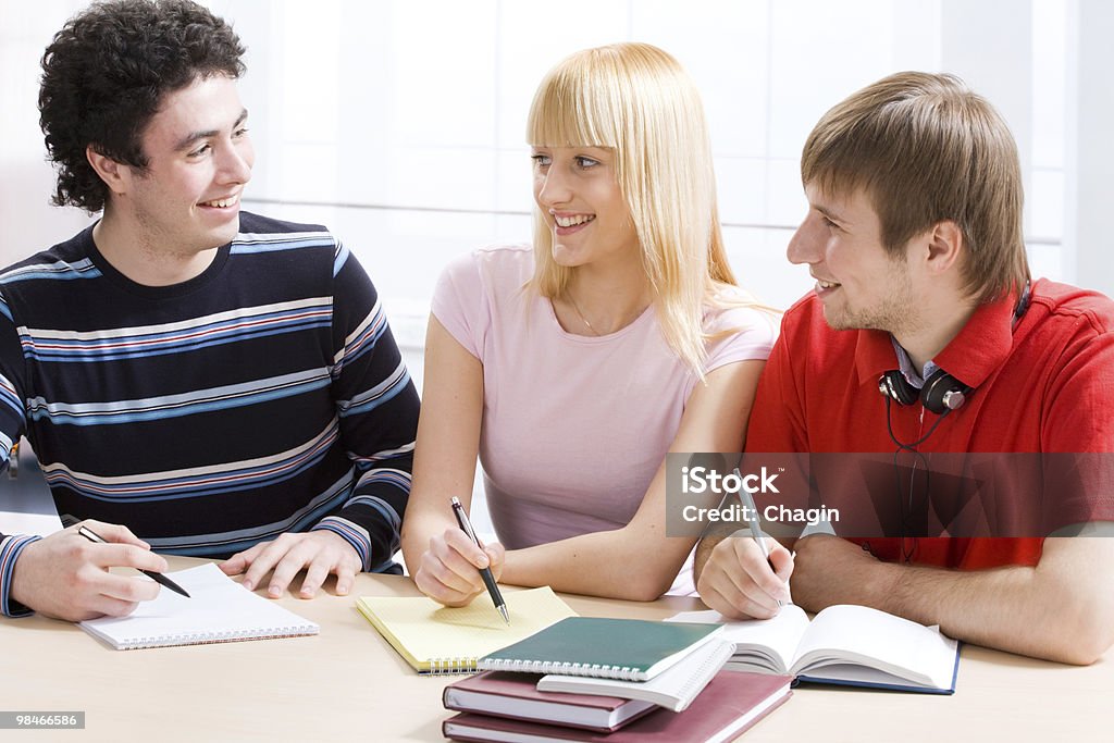 Gruppo di studenti - Foto stock royalty-free di Adulto