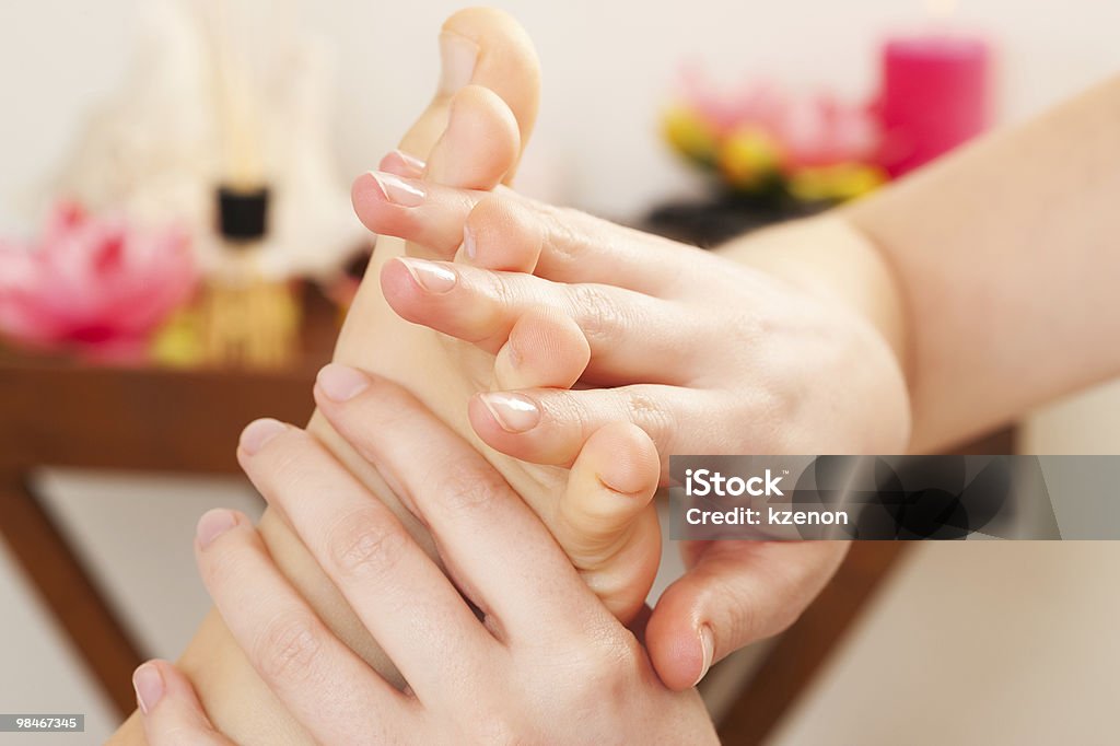 Massage des pieds au spa - Photo de Adulte libre de droits